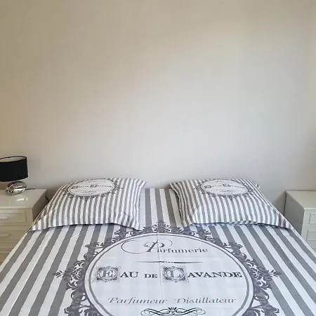 2 Pieces Les Tuilieres *
